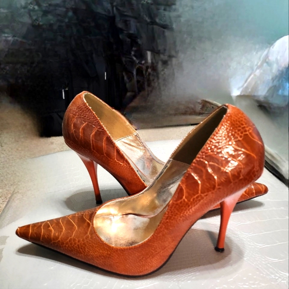 Promise textured high heels.
